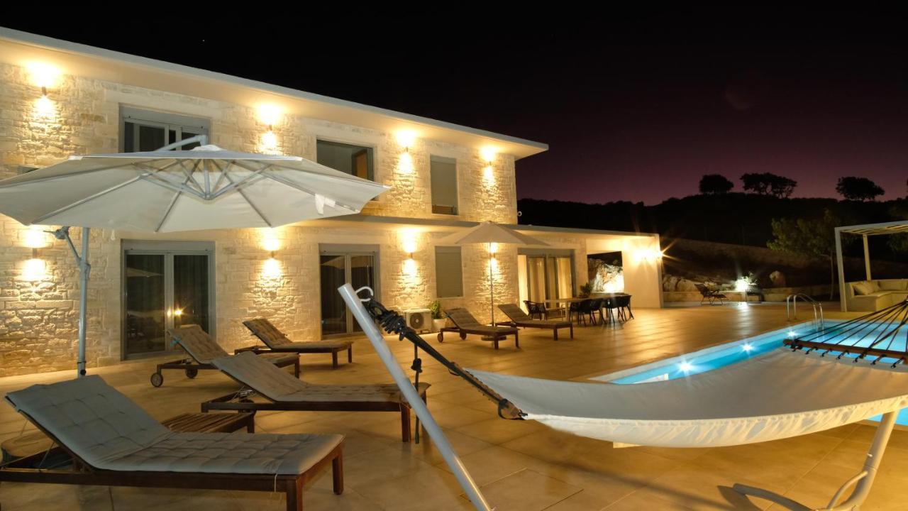 Eva Villas West With Infinity Pool & And Panoramic Sea View Йерані Екстер'єр фото